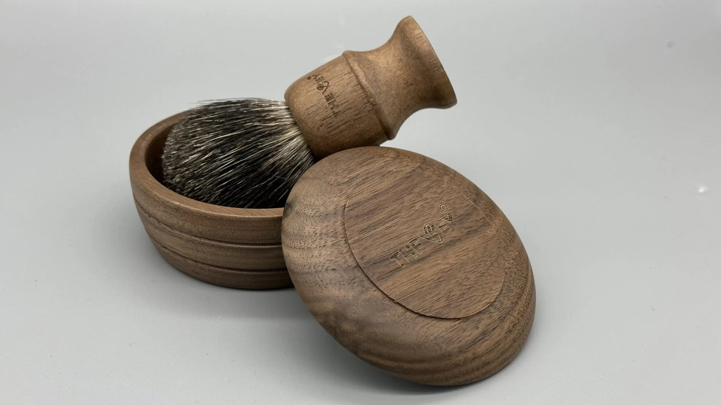 The Bey Bol y Brocha de Afeitado de Madera de Nogal